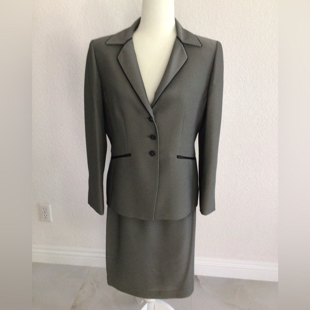 Kasper Black and White Women's Suit Set